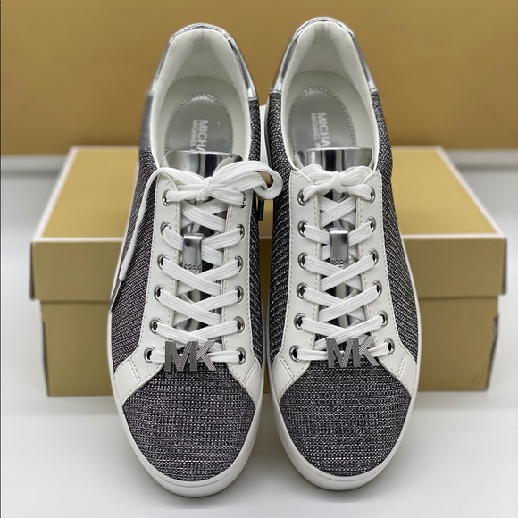 MICHAEL KORS POPPY LACE UP GLITTER CHAIN MESH SILV - Picture 2 of 16